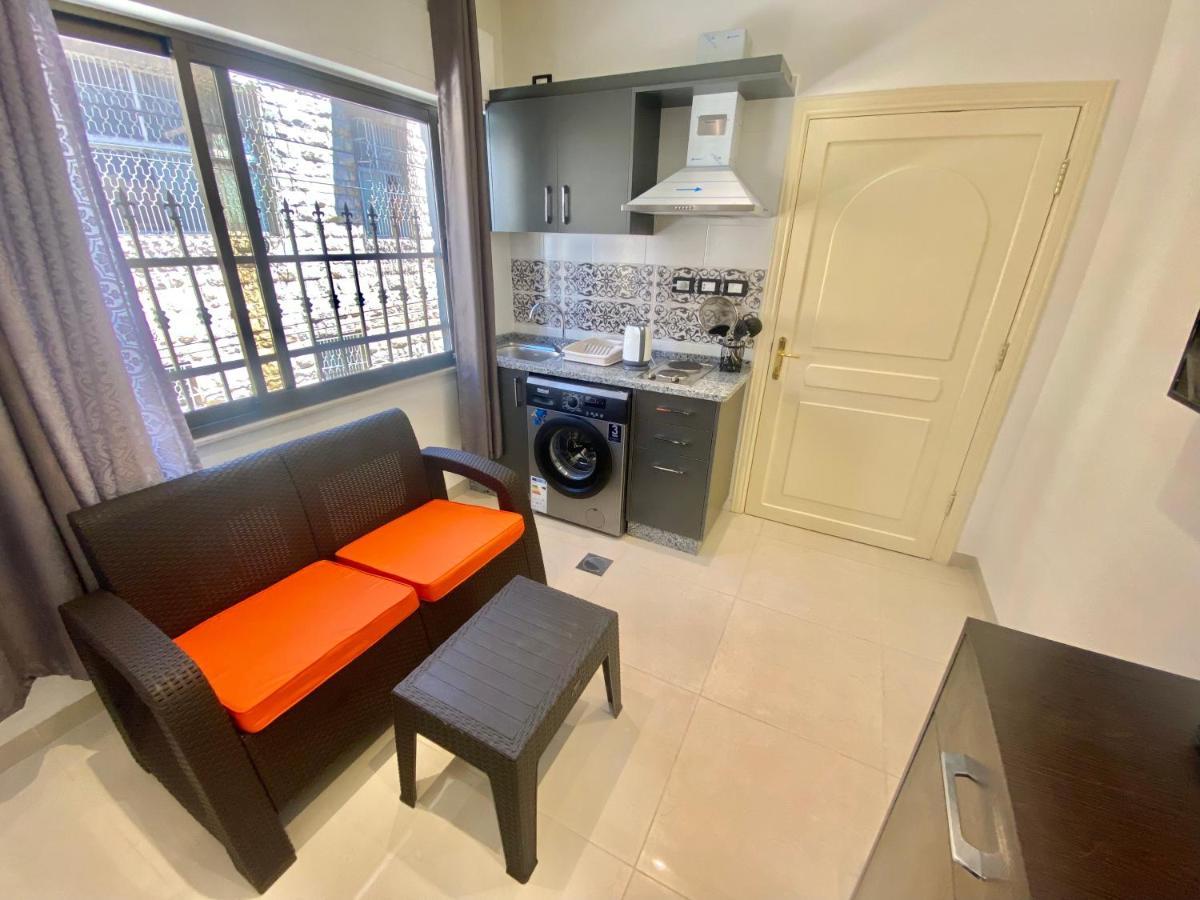 Villa Mira Guesthouse 2 - Downtown Central Amman - Al Diyrih 外观 照片