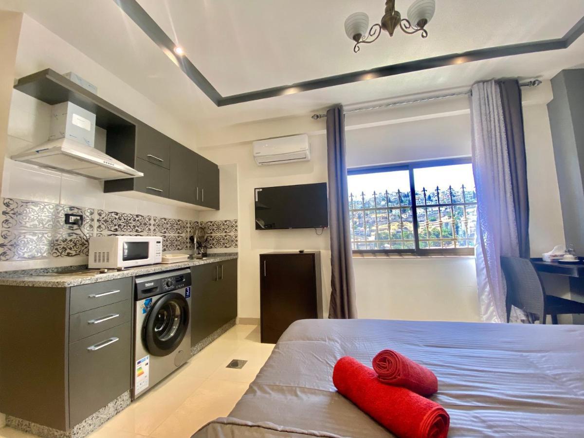 Villa Mira Guesthouse 2 - Downtown Central Amman - Al Diyrih 外观 照片