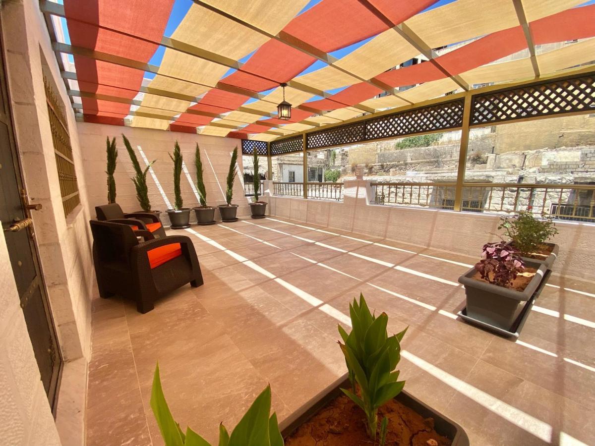 Villa Mira Guesthouse 2 - Downtown Central Amman - Al Diyrih 外观 照片