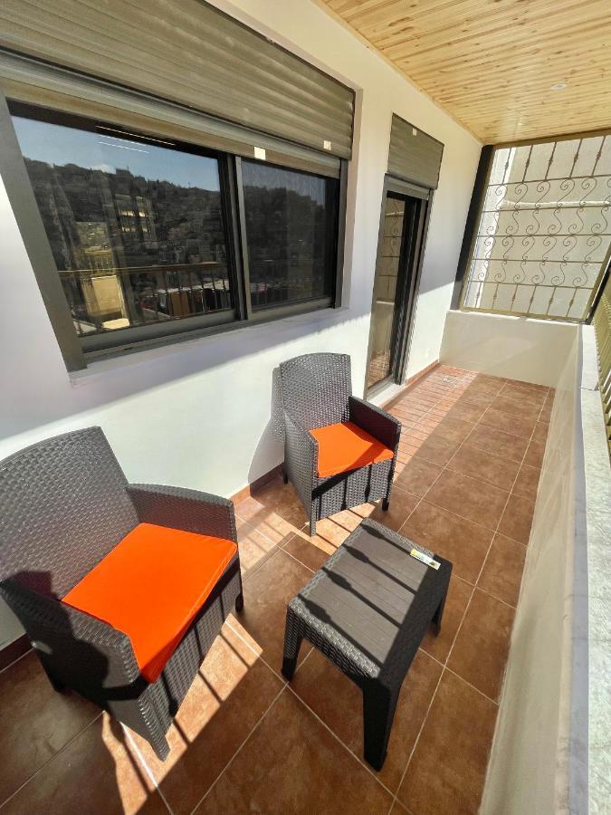 Villa Mira Guesthouse 2 - Downtown Central Amman - Al Diyrih 外观 照片