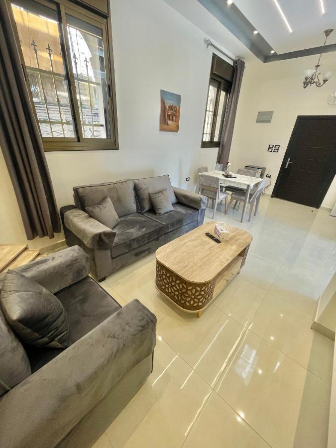 Villa Mira Guesthouse 2 - Downtown Central Amman - Al Diyrih 外观 照片