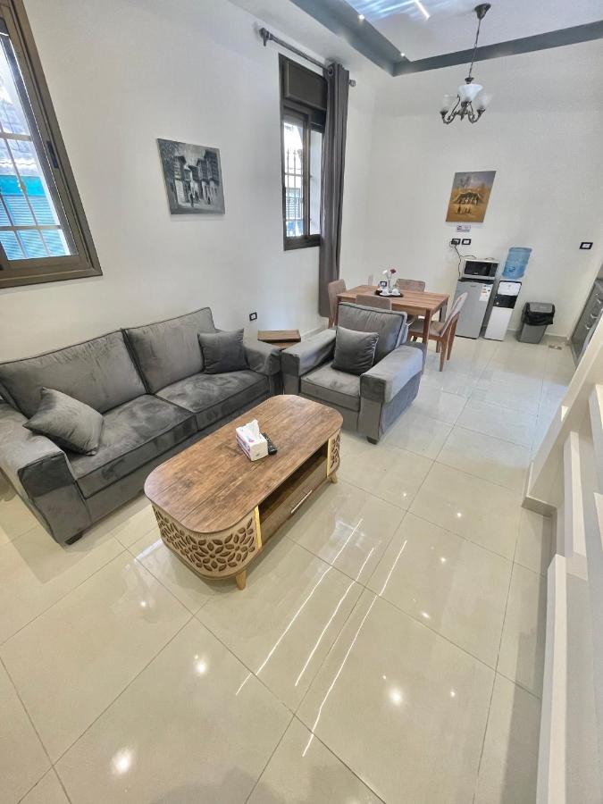 Villa Mira Guesthouse 2 - Downtown Central Amman - Al Diyrih 外观 照片